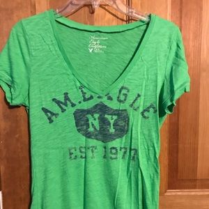 American Eagle Green vneck tshirt